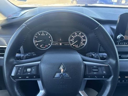 Used 2023 Mitsubishi Outlander SE image 28