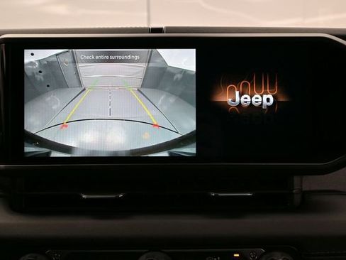 Used 2025 Jeep Wrangler Unlimited Sahara AWD/4WD image 41