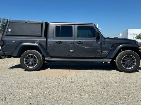 Used 2022 Jeep Gladiator Overland w/ Popular Equipment Package AWD/4WD image 9