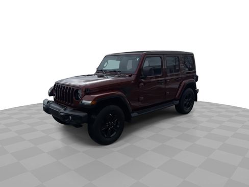 Used 2021 Jeep Wrangler Unlimited Sahara image 4