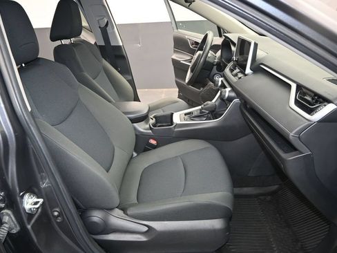Used 2023 Toyota RAV4 LE AWD/4WD image 28