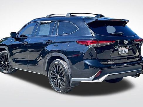 Used 2023 Toyota Highlander XSE FWD image 13