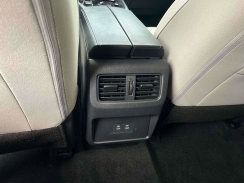 Used 2025 Nissan Rogue SV image 27