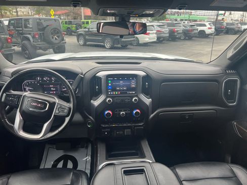 Used 2020 GMC Sierra 1500 Elevation w/ Elevation Value Package image 17