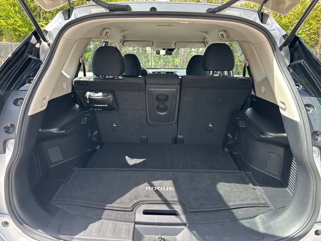 Used 2020 Nissan Rogue S FWD image 29