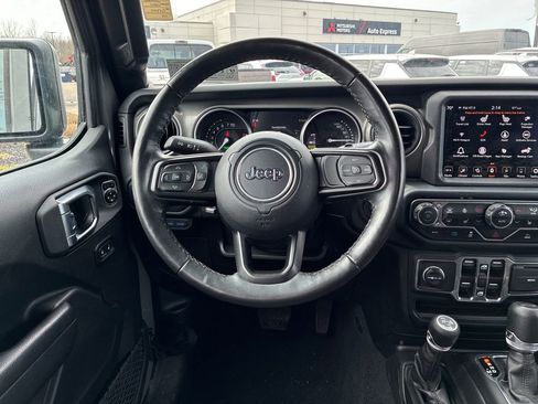 Used 2023 Jeep Wrangler Unlimited w/ Sun & Screen Package image 20