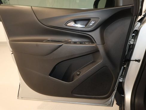 Used 2019 Chevrolet Equinox LT FWD image 12