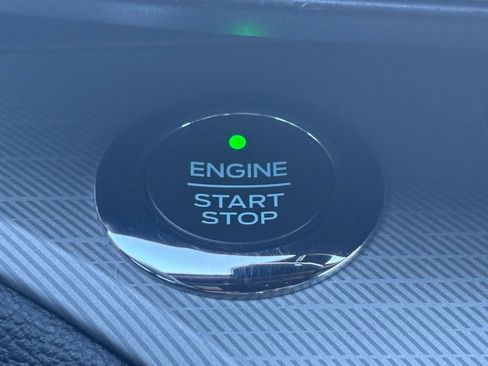 Used 2020 Ford Explorer XLT w/ Equipment Group 202A image 22