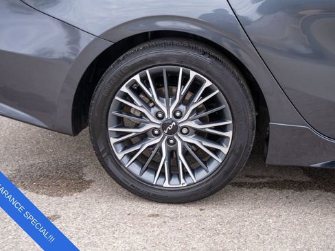 Used 2023 Kia Forte GT-Line w/ GT-Line Premium Package image 9