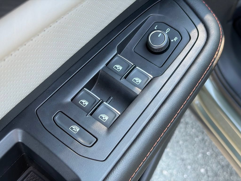 Used 2024 Volkswagen Atlas Peak Edition SEL AWD/4WD image 13