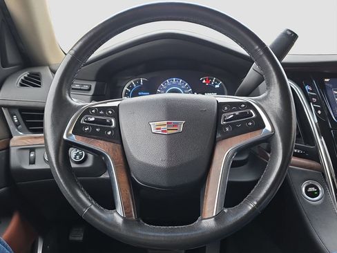 Used 2016 Cadillac Escalade Luxury image 9
