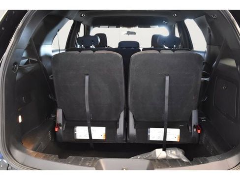 Used 2018 Ford Explorer XLT AWD/4WD image 15