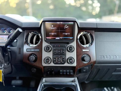 Used 2013 Ford F250 Lariat w/ Chrome Pkg AWD/4WD image 20