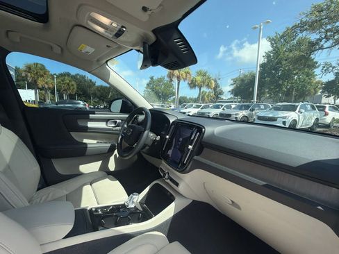 Certified 2023 Volvo XC40 B4 Plus w/ Protection Package Premier FWD image 23