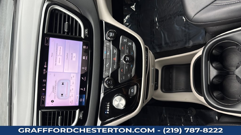 Used 2024 Chrysler Pacifica Touring-L FWD image 19