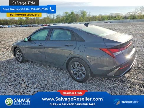 Used 2024 Hyundai Elantra SEL FWD image 3