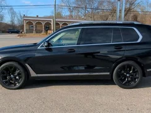Used 2022 BMW X7 xDrive40i w/ Premium Package image 5