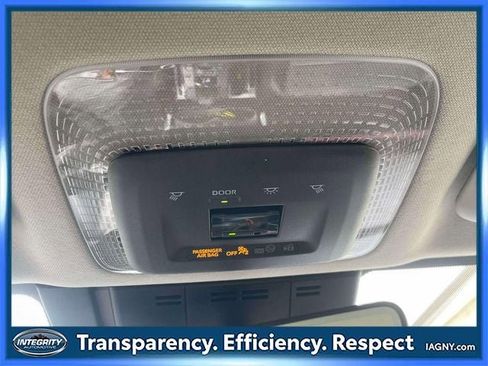 Used 2024 Toyota Prius Prime FWD image 31
