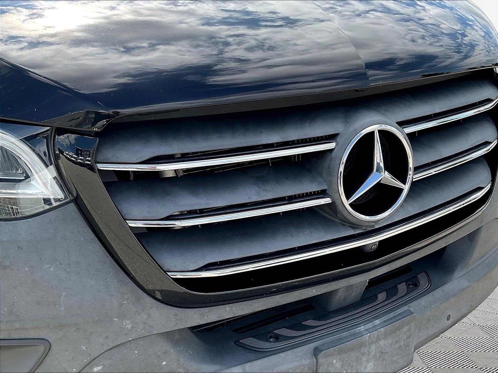 Used 2021 Mercedes-Benz Sprinter 2500 image 32