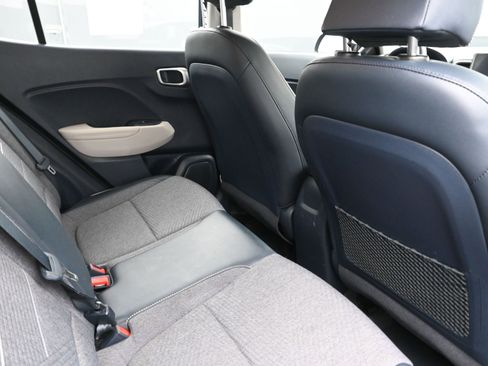 Used 2023 Hyundai Venue Limited w/ Cargo Package image 23