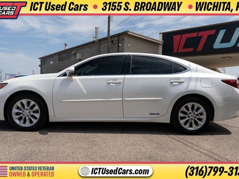 Used 2014 Lexus ES 300h w/ Luxury Package w/Bamboo Trim FWD image 2