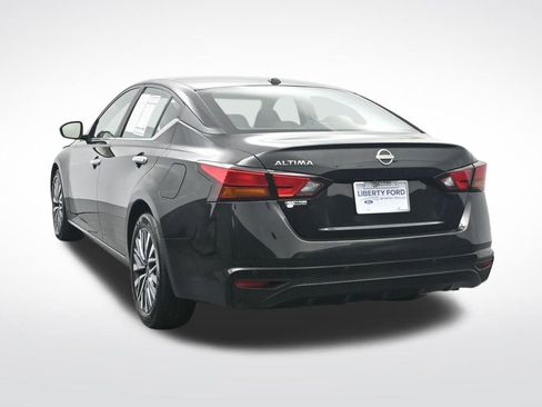 Used 2025 Nissan Altima 2.5 SV image 9