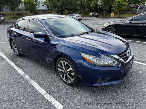 Used 2017 Nissan Altima 2.5 SR FWD image 3