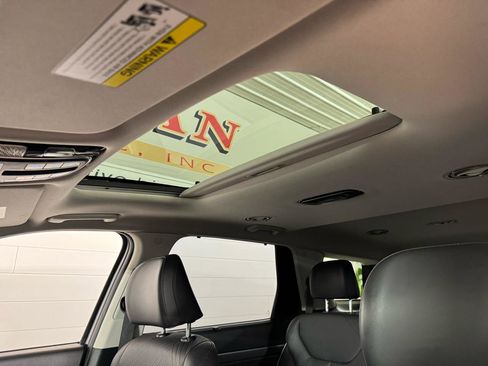 Used 2023 Hyundai Palisade SEL w/ Premium Package image 15