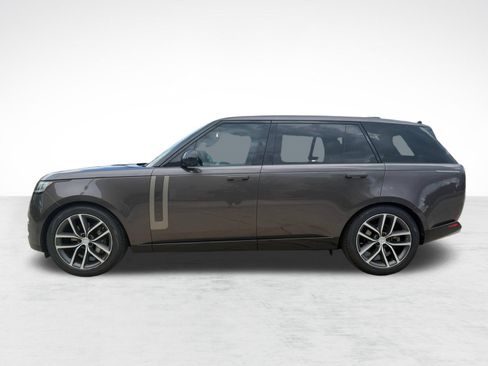 Used 2025 Land Rover Range Rover Long Wheelbase SE AWD/4WD image 2