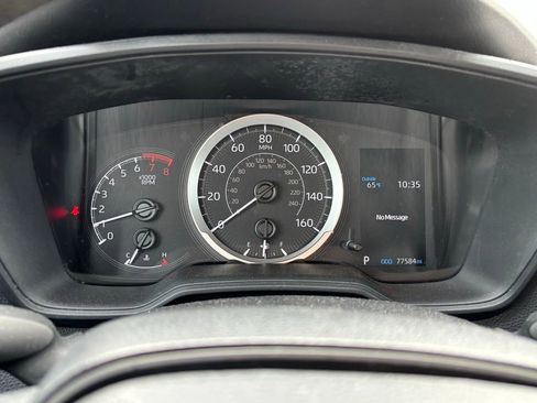 Used 2021 Toyota Corolla LE image 12