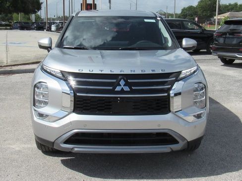 New 2025 Mitsubishi Outlander SE image 7
