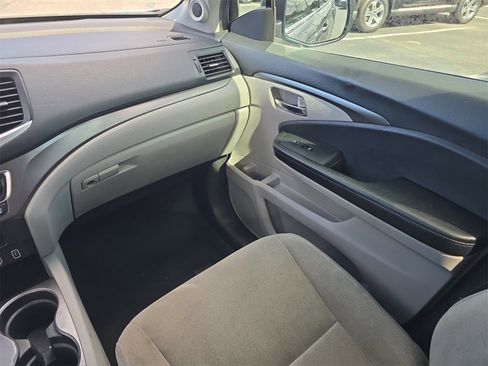 Used 2020 Honda Pilot LX image 10