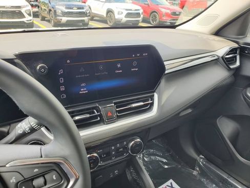 Certified 2024 Chevrolet TrailBlazer LT w/ Convenience Package FWD image 29