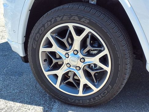 Used 2020 Jeep Grand Cherokee Overland image 31