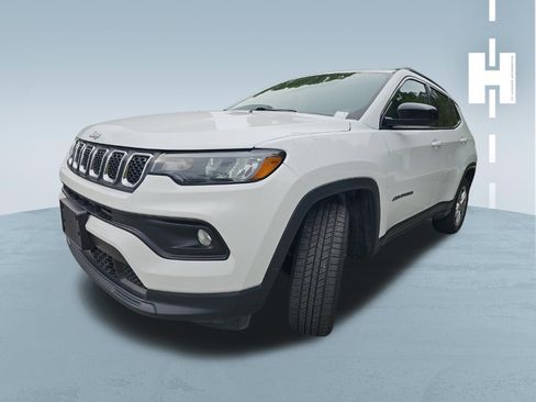 Used 2024 Jeep Compass Latitude AWD/4WD image 1