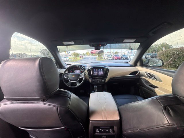 Used 2022 Chevrolet Traverse LT FWD image 19
