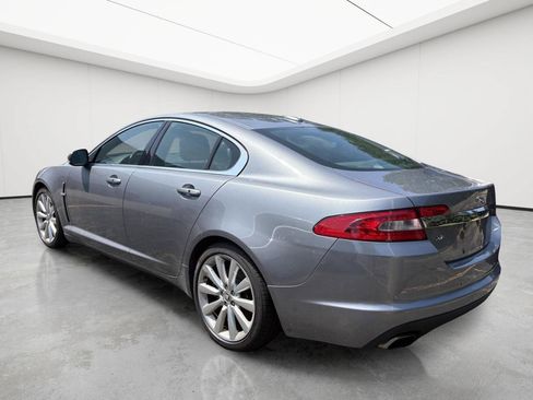 Used 2010 Jaguar XF Premium RWD image 6