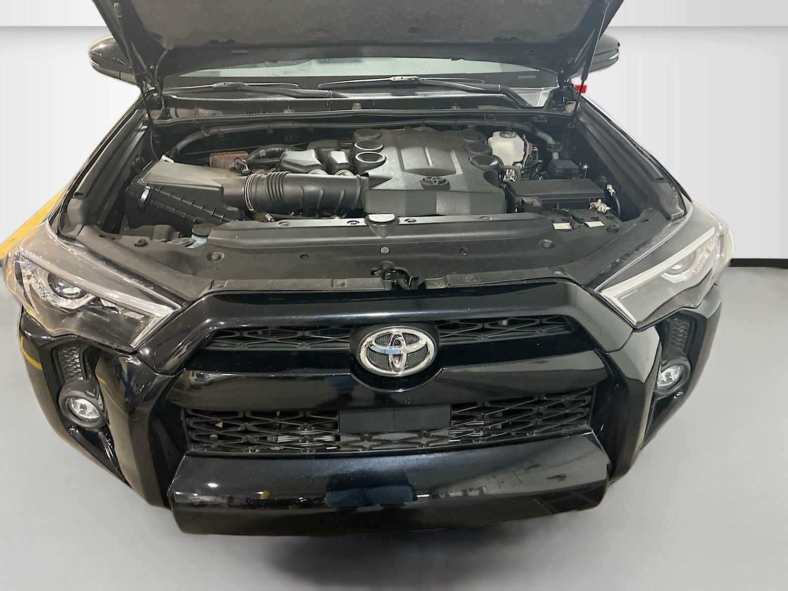 Used 2024 Toyota 4Runner SR5 Premium w/ Moonroof Package AWD/4WD image 30