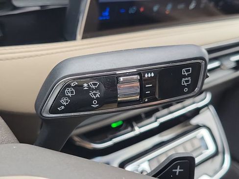 Used 2023 Lincoln Corsair AWD w/ Equipment Group 101A image 13