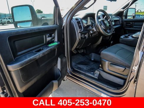 Used 2024 RAM 3500 Tradesman w/ Chrome Appearance Group AWD/4WD image 29