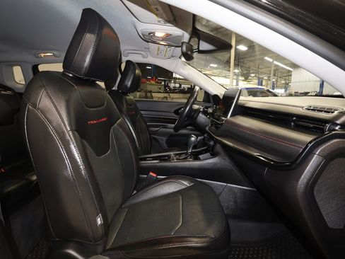 Used 2022 Jeep Compass Trailhawk w/ Trailhawk Elite Group image 28