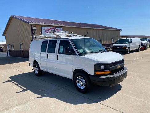 Used 2013 Chevrolet Express 2500 image 3