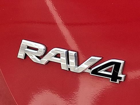 Used 2016 Toyota RAV4 XLE AWD/4WD image 28