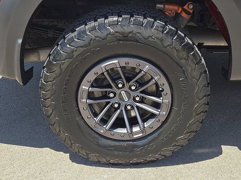 Used 2019 Ford F150 Raptor w/ Equipment Group 802A Luxury AWD/4WD image 7