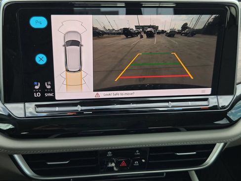 New 2026 Volkswagen Atlas SE FWD image 16