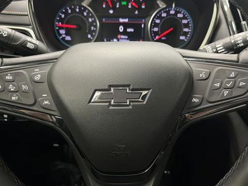 Used 2024 Chevrolet Equinox Premier image 16