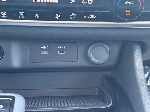 Used 2025 Nissan Rogue SV FWD image 28