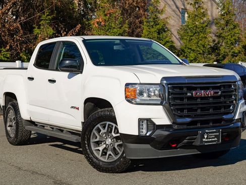 Used 2022 GMC Canyon AT4 image 1