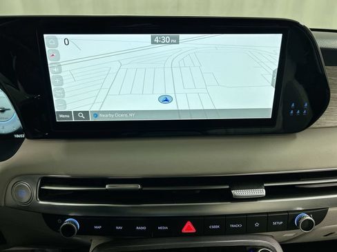Used 2024 Hyundai Palisade AWD image 16