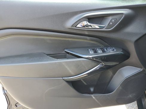 Used 2025 Chevrolet Trax ACTIV w/ Driver Confidence Package FWD image 21